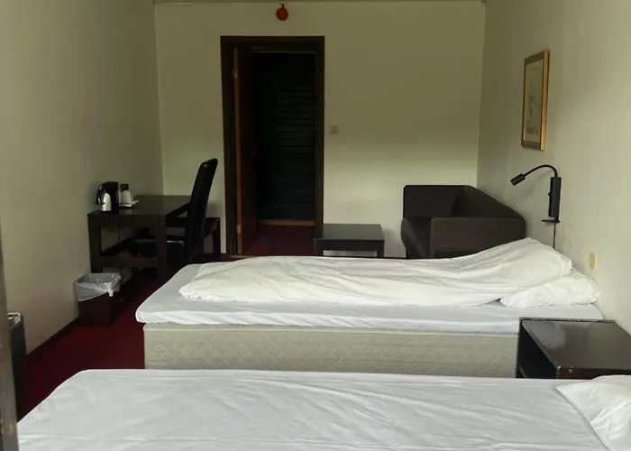 Elvehagen * Sande (Gaular)